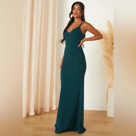Lulus Dresses & Skirts - Lulus Emerald Green Strap V-Neck Gown Empire Waist Wedding Size M Flowy Skirt